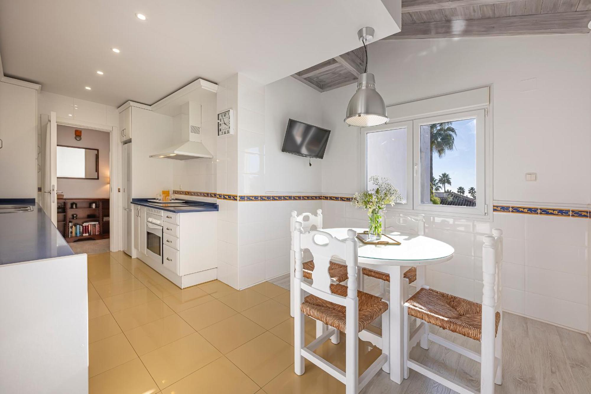 Increible Piso 4 Dorm, Terraza, Parking & Pool Appartamento *