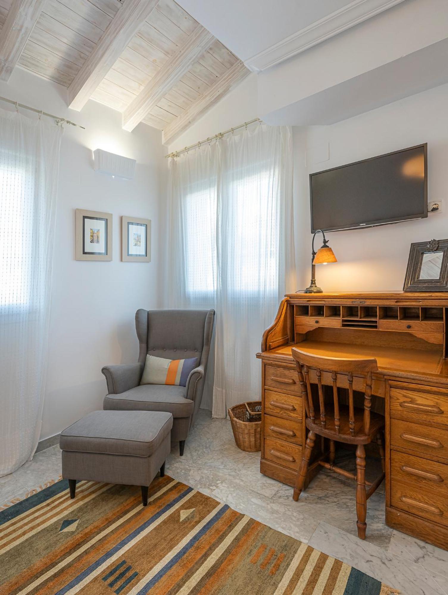 Increible Piso 4 Dorm, Terraza, Parking & Pool Appartamento *