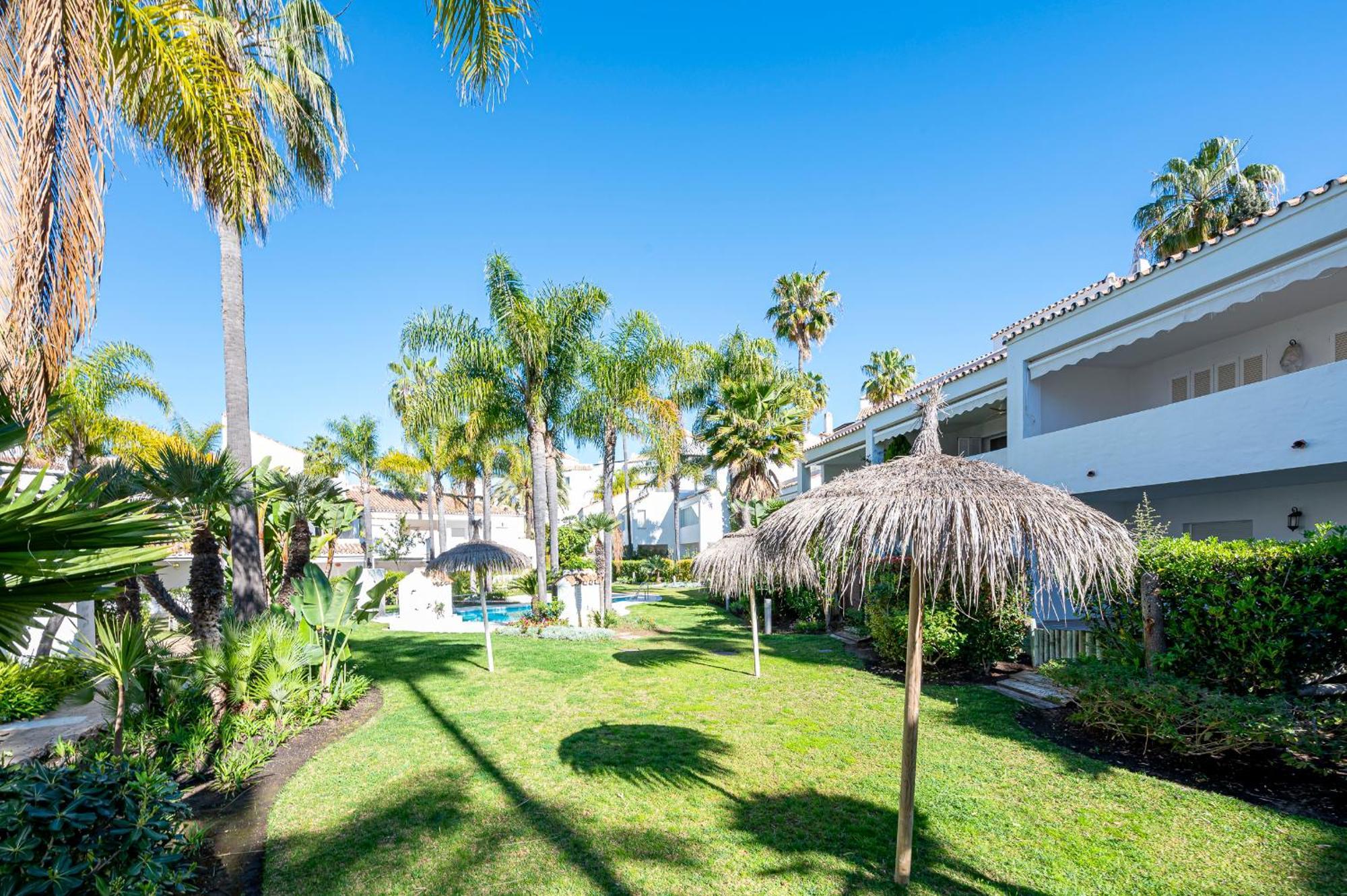 Increible Piso 4 Dorm, Terraza, Parking & Pool Appartamento Marbella