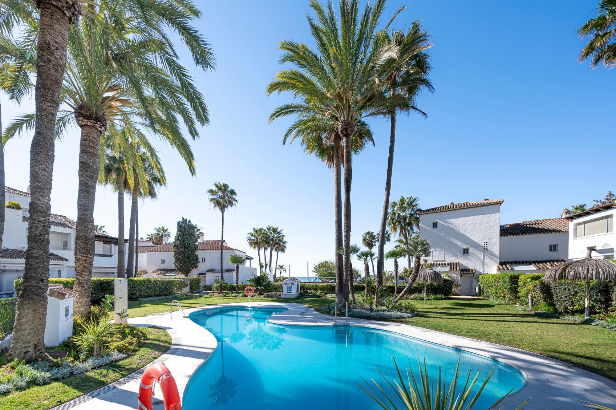 Increible Piso 4 Dorm, Terraza, Parking & Pool Appartamento